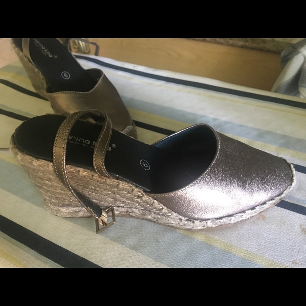 Shoes - Picture 3 of 4